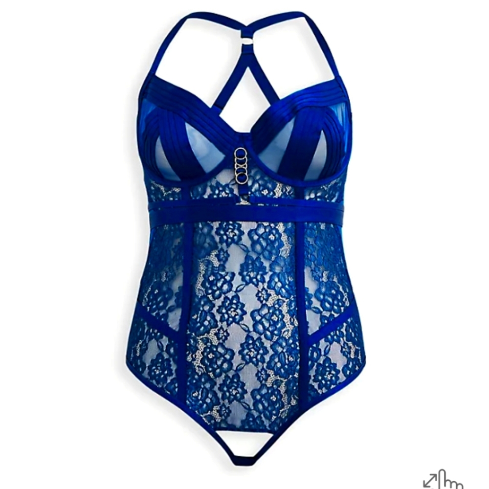 STRAPS AND RINGS LACE BODYSUIT WITH OPEN BACK